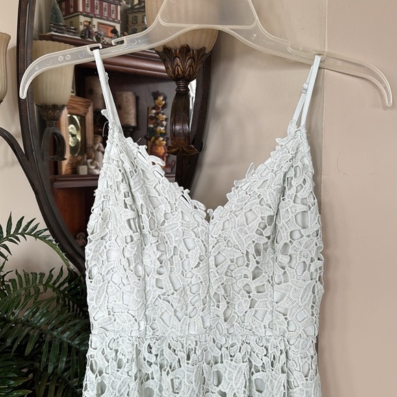 ASTR THE LABEL Lace A Line Midi Dress in Mint Green Eyelet Spaghetti Strap - Picture 5 of 14